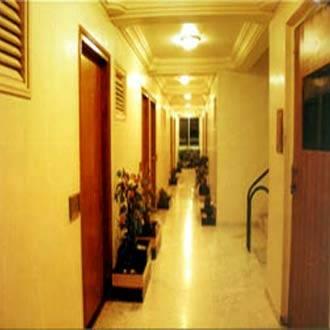 Hotel Aditya Rajkot Esterno foto